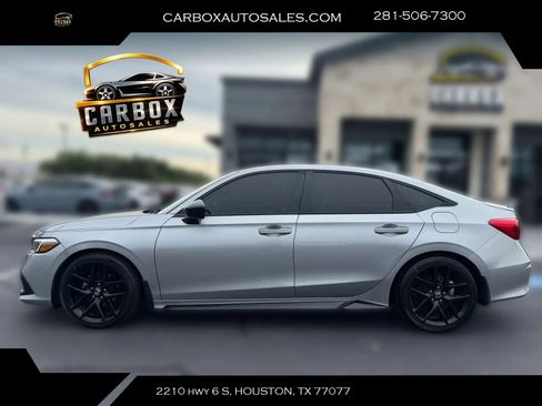 Used 2022 Honda Civic Sport image 2