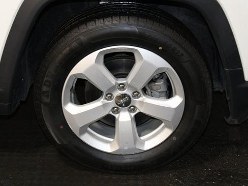 Used 2019 Jeep Compass Latitude image 22