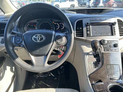 Used 2013 Toyota Venza LE w/ LE Convenience Pkg FWD image 17