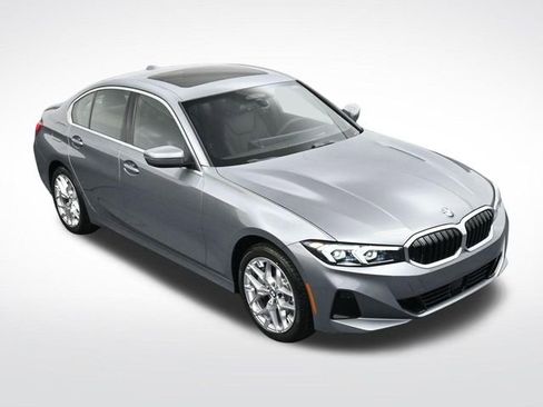 New 2026 BMW 330i xDrive Sedan w/ Premium Package AWD/4WD image 18