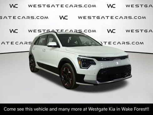 Certified 2023 Kia Niro Wave image 2