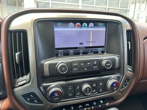 Used 2016 Chevrolet Silverado 2500 High Country w/ Duramax Plus Package AWD/4WD image 19