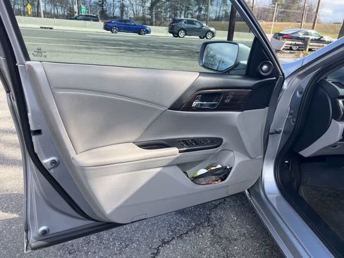 Used 2016 Honda Accord EX-L image 15