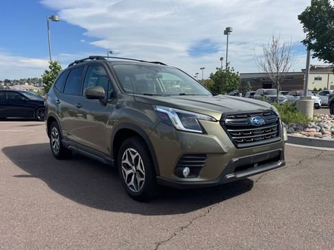 Used 2023 Subaru Forester Premium AWD/4WD image 1