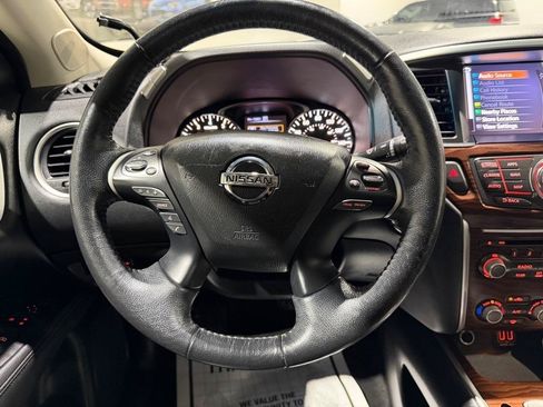Used 2018 Nissan Pathfinder Platinum w/ Cargo Package AWD/4WD image 25