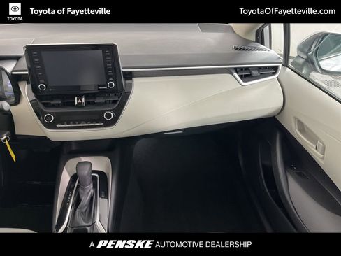 Used 2022 Toyota Corolla LE image 16