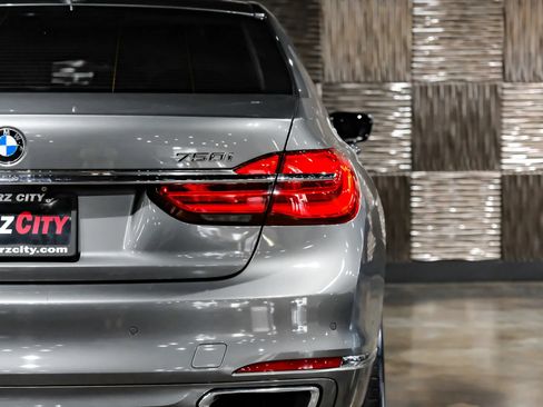 Used 2018 BMW 750i xDrive AWD/4WD image 53
