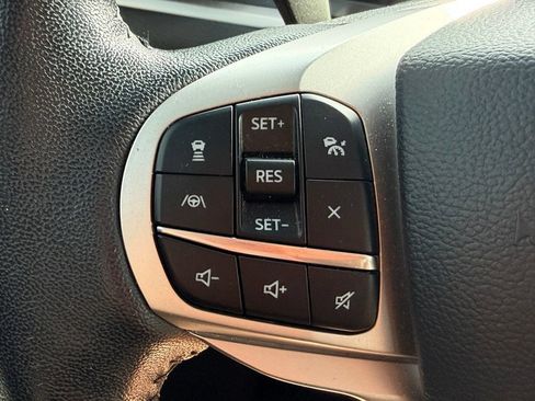 Used 2021 Ford Explorer XLT w/ Equipment Group 202A AWD/4WD image 32