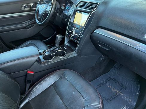 Used 2018 Ford Explorer Sport w/ Equipment Group 401A AWD/4WD image 16