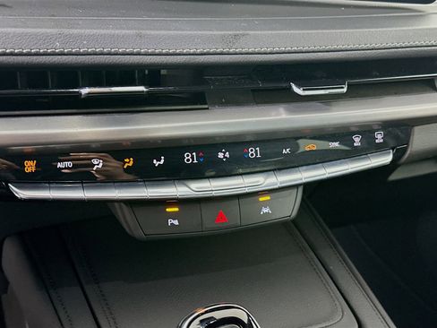 Used 2024 Cadillac XT4 Premium Luxury image 23