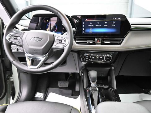 Used 2024 Chevrolet TrailBlazer ACTIV w/ Convenience Package AWD/4WD image 13