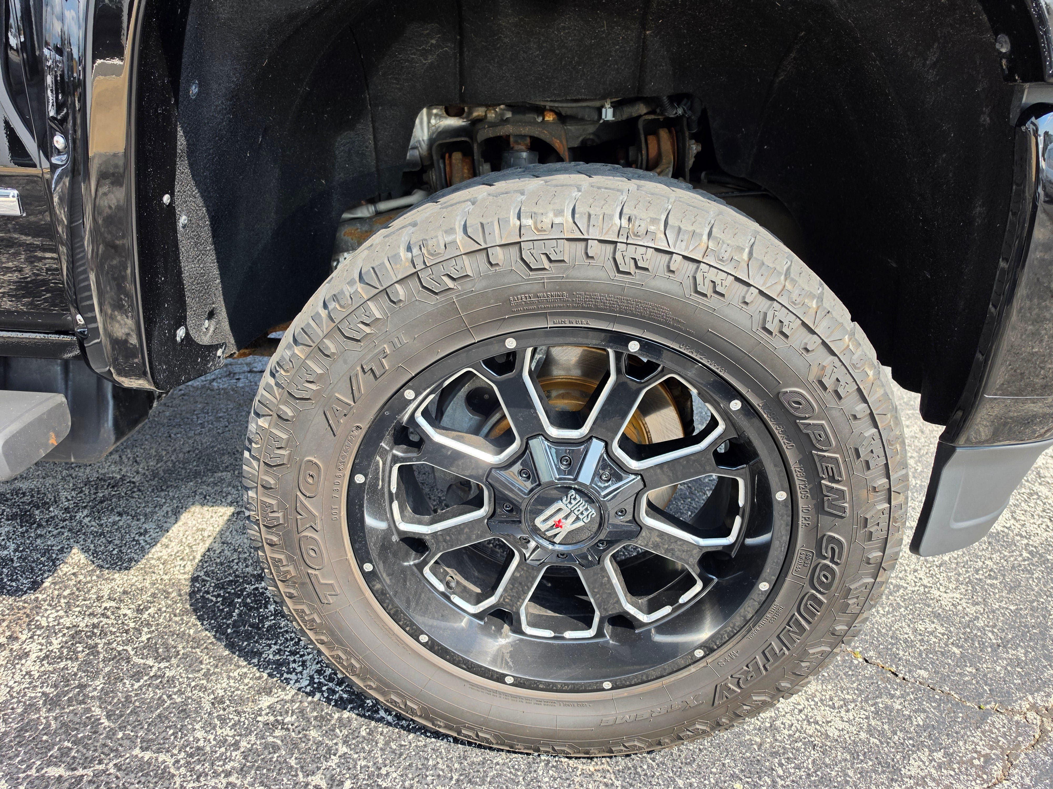 Used 2018 GMC Sierra 2500 Denali w/ Duramax Plus Package AWD/4WD image 14