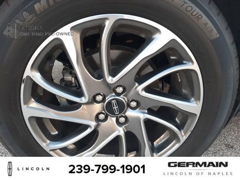 Used 2022 Lincoln Corsair FWD w/ Equipment Group 101A image 8