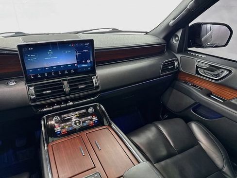 Used 2022 Lincoln Navigator L Reserve AWD/4WD image 25