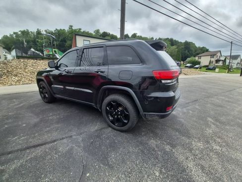 Used 2018 Jeep Grand Cherokee Laredo AWD/4WD image 5