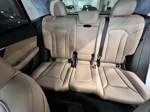 Used 2019 Audi Q8 Prestige image 11