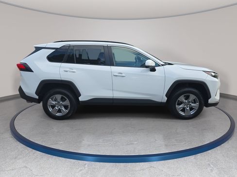 Used 2024 Toyota RAV4 XLE AWD/4WD image 4