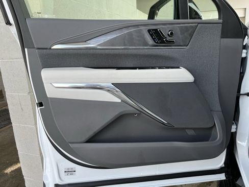 New 2025 Cadillac Escalade IQ Sport 1 w/ LPO, ONYX Package image 10