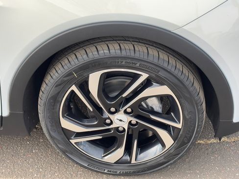 Used 2023 Chevrolet Bolt LT w/ Infotainment Package image 10