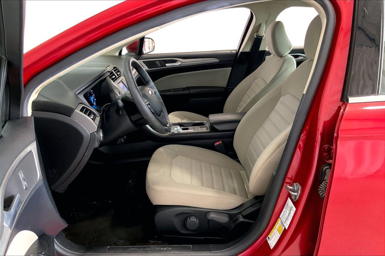 Used 2020 Ford Fusion S FWD image 15