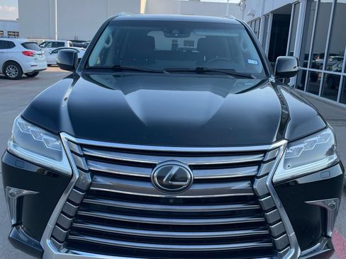 Used 2021 Lexus LX 570 4WD w/ Luxury Package image 3