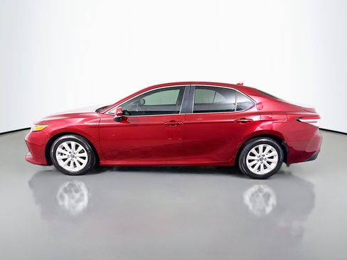 Used 2020 Toyota Camry LE image 6