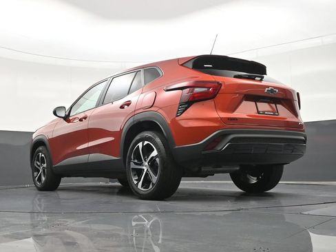 Used 2024 Chevrolet Trax RS FWD image 20