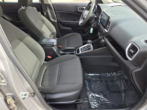 Used 2024 Hyundai Venue SE image 20
