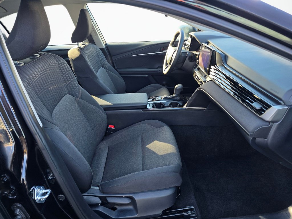Used 2025 Toyota Camry LE FWD image 27