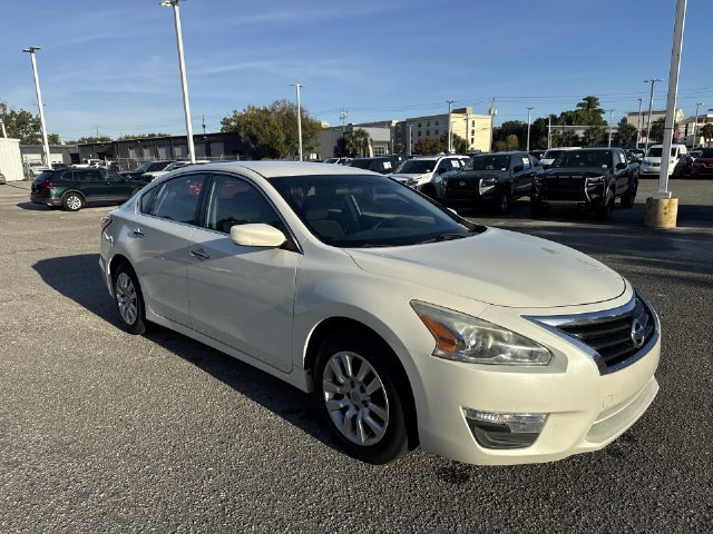 Used 2014 Nissan Altima 2.5 S FWD image 3
