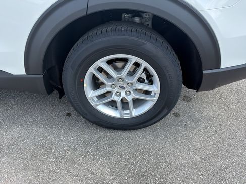 New 2026 Ford Explorer Active w/ Active Comfort Package RWD image 32