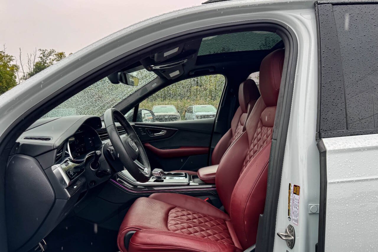 Used 2021 Audi SQ7 Prestige AWD/4WD image 27