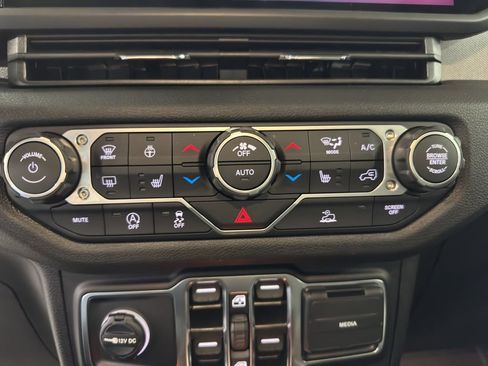 New 2025 Jeep Gladiator Willys image 30