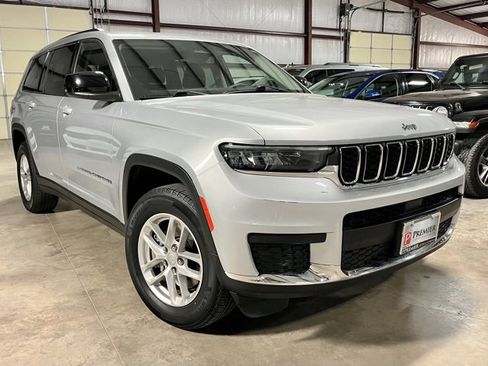 Used 2023 Jeep Grand Cherokee L Laredo image 1