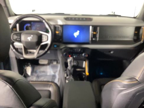 Used 2022 Ford Bronco Badlands image 17