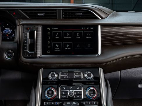 Used 2024 GMC Yukon Denali AWD/4WD image 24