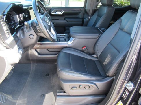 Used 2024 GMC Sierra 1500 SLT w/ SLT Premium Plus Package AWD/4WD image 18