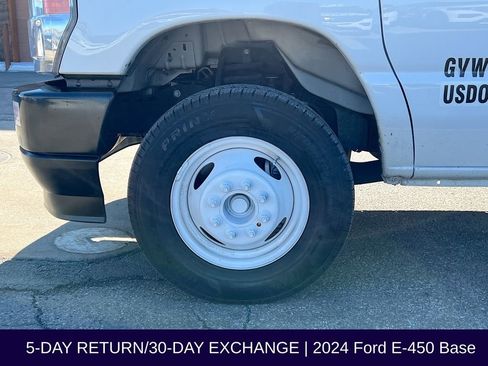 Used 2024 Ford E-450 and Econoline 450 Super Duty w/ Power Windows & Locks Group image 29