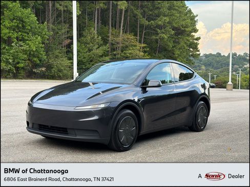 Used 2026 Tesla Model Y 2WD image 1
