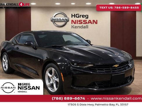Used 2022 Chevrolet Camaro LT RWD image 1