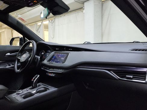 Used 2023 Cadillac XT4 Luxury w/ Cold Weather Package image 21