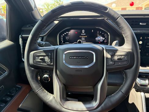 Used 2025 GMC Sierra 1500 Denali Ultimate AWD/4WD image 17
