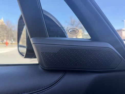 Used 2023 Land Rover Range Rover Autobiography image 11