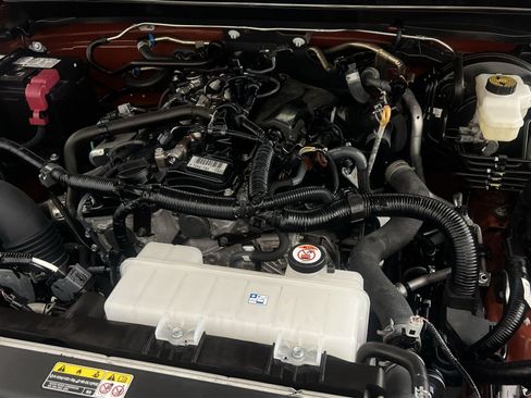 Used 2025 Toyota Tacoma TRD Sport w/ TRD Sport Upgrade Package AWD/4WD image 26