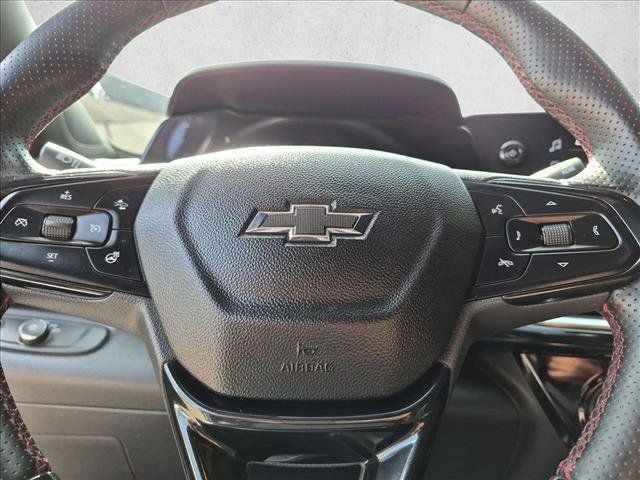 Used 2025 Chevrolet Trax RS w/ Driver Confidence Package FWD image 25