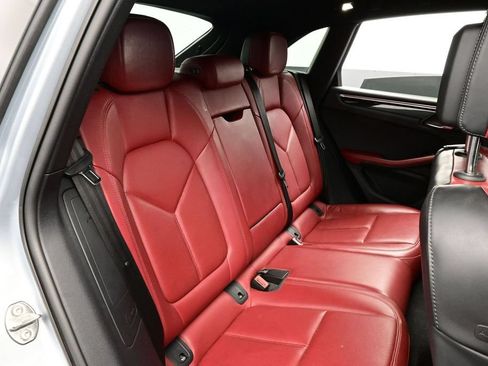 Certified 2023 Porsche Macan AWD/4WD image 17