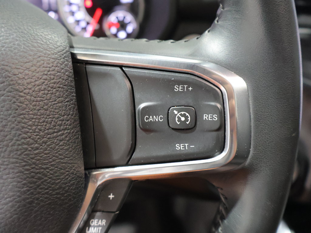 Used 2024 RAM 1500 Laramie AWD/4WD image 31