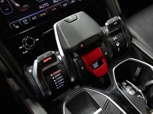 Used 2021 Lamborghini Urus AWD/4WD image 42