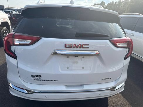 Used 2024 GMC Terrain Denali AWD/4WD image 4