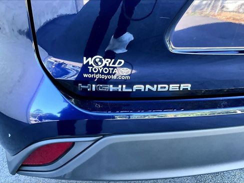 Certified 2025 Toyota Highlander XLE FWD image 31